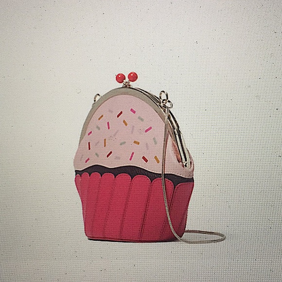 ♠️KATE SPADE - TAKE THE CAKE CUPCAKE CBDY (NWT) - Picture 2 of 11